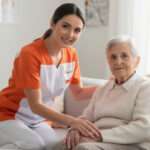 découvrez le métier d'aides à domicile et d'auxiliaires de vie : missions, compétences, conditions de travail et perspectives pour accompagner les personnes âgées ou en situation de handicap au quotidien.